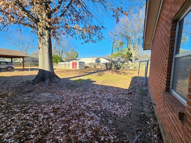 907 S Roselawn Dr in West Memphis, AR - Building Photo - Building Photo