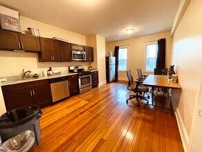 365 Meridian St in Boston, MA - Building Photo - Building Photo