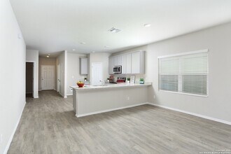 14647 Stirrup Trce, Unit 401 in Elmendorf, TX - Building Photo - Building Photo