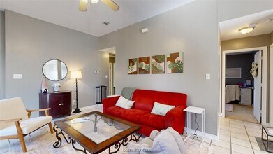 806 Azalea Ct in College Station, TX - Building Photo - Building Photo