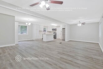 944 Betty Dr in Marietta, GA - Foto de edificio - Building Photo