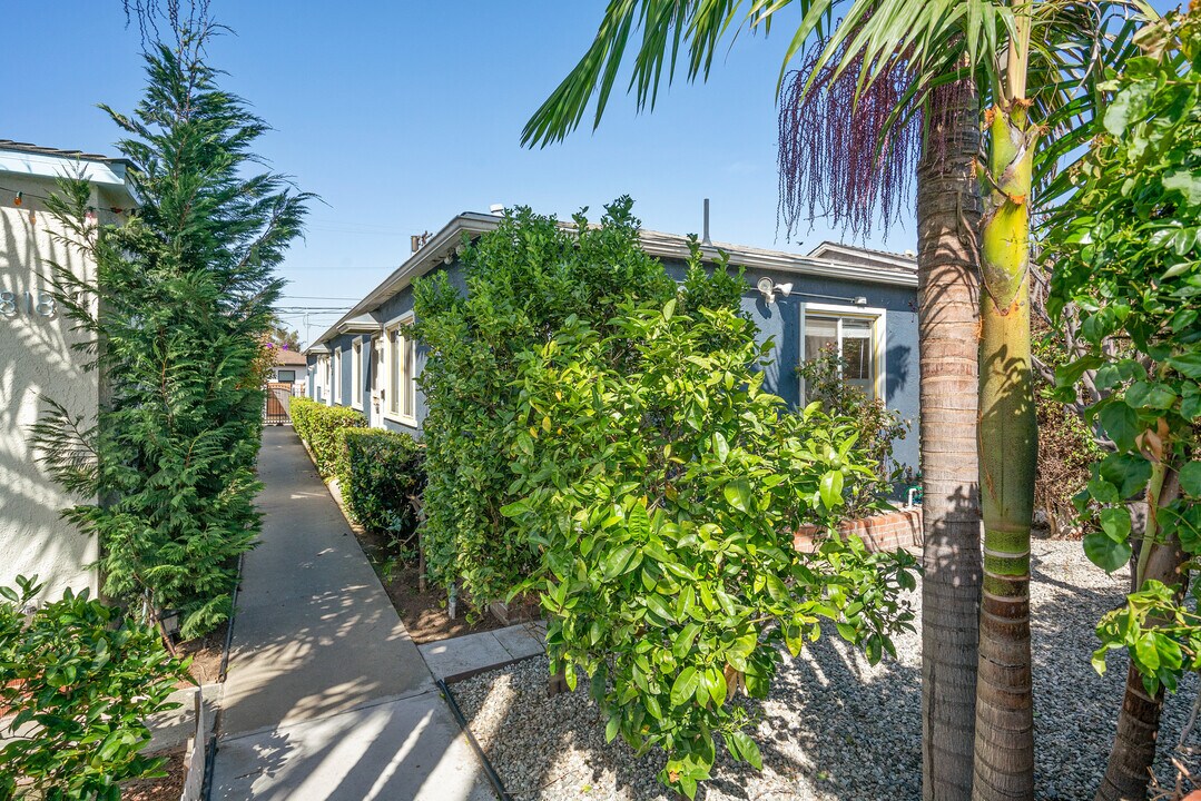 4820 Inglewood Blvd, Unit Back Unit in Culver City, CA - Foto de edificio