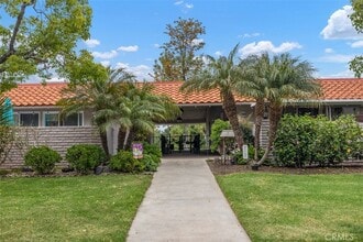 5349 Algarrobo, Unit N in Laguna Woods, CA - Foto de edificio - Building Photo