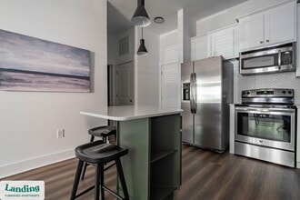2101 Lakeside Lofts Cir in Cary, NC - Building Photo - Building Photo