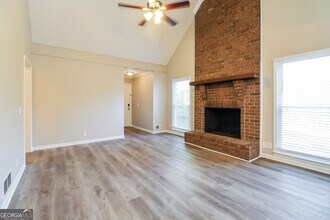 2186 Lost Forest Ln SW in Conyers, GA - Building Photo - Building Photo