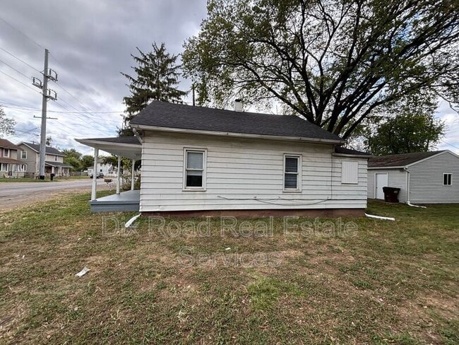 1109 Oxford State Rd in Middletown, OH - Building Photo - Building Photo