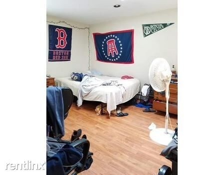 4 Harvard Pl in Brookline, MA - Building Photo - Building Photo