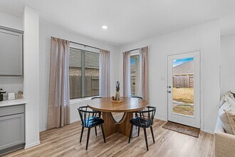 4242 Sterling Vw Blvd in Baytown, TX - Building Photo - Building Photo