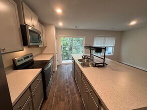 4702 Palm View Cir in North Charleston, SC - Building Photo - Building Photo