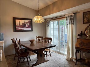 1880 Deer Hills Trail in Eagan, MN - Building Photo - Building Photo