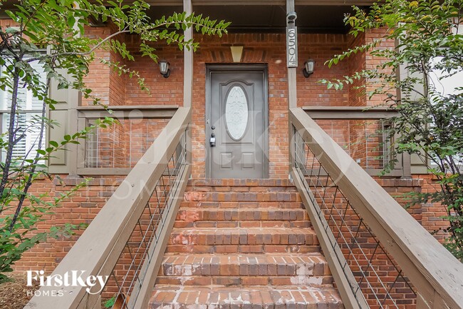 6504 Hemlock St in Trussville, AL - Foto de edificio - Building Photo