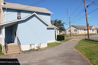 144 E Grace St in Old Forge, PA - Building Photo - Building Photo
