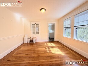 62 S Hobart St in Boston, MA - Building Photo - Building Photo