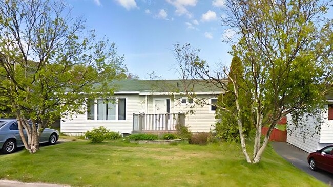 property at 14 Riverside Dr E