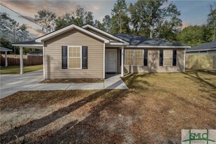36 Oak Rdg Cemetery Rd in Ludowici, GA - Building Photo