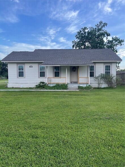 4457 County Rd 537 in Alvin, TX - Foto de edificio