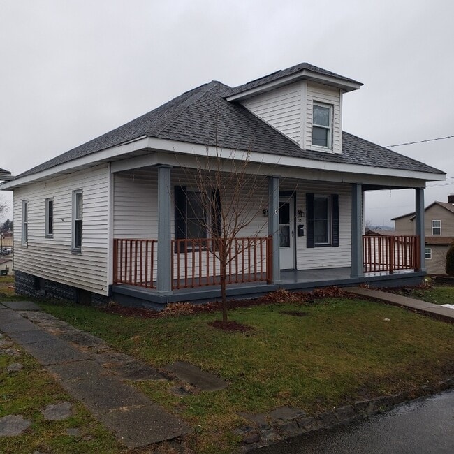 property at 55 Braddock St