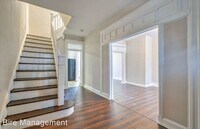 411 Edgewood St photo'