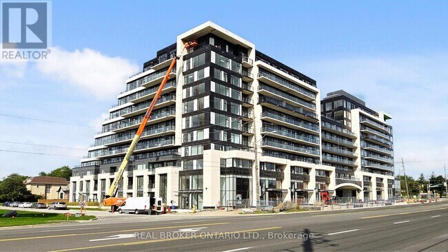 8188 Yonge St in Vaughan, ON - Building Photo - Building Photo