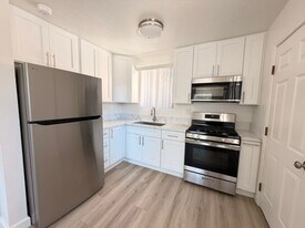 2427-2427 Gatling Ct in San Diego, CA - Building Photo