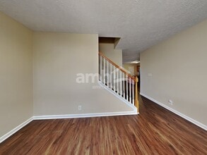 313 School House Ct in Nashville, TN - Foto de edificio - Building Photo