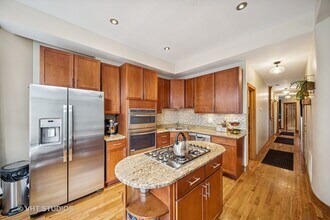 4939 S Forrestville Ave in Chicago, IL - Building Photo - Building Photo