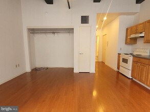 1427 Walnut St-Unit -3F in Philadelphia, PA - Building Photo - Building Photo