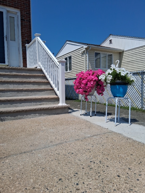 120 Newman St