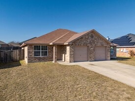 6211 Temora Loop in Killeen, TX - Building Photo