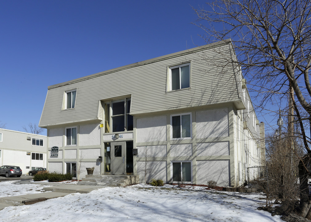 2741 Pillsbury Ave in Minneapolis, MN - Building Photo