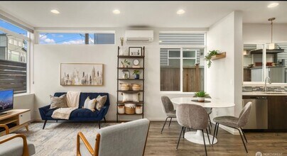 6913 Carleton Ave in Seattle, WA - Building Photo - Building Photo