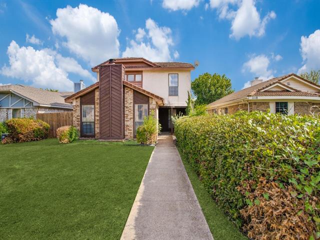 property at 1120 Sandalwood Ln
