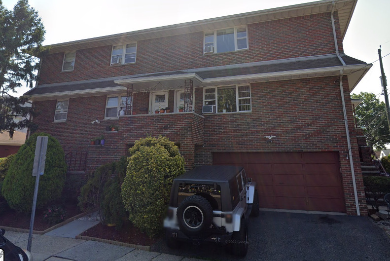 172 6th St in Fairview, NJ - Building Photo