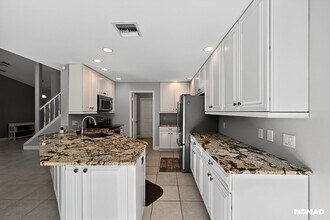 270 11th St NW in Naples, FL - Building Photo - Building Photo