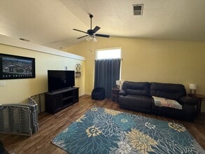 3726 Garnet Ave in Rosamond, CA - Building Photo - Building Photo