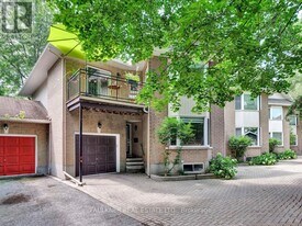 27 Warrington Dr in Ottawa, ON - Building Photo