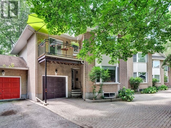property at 27 Warrington Dr