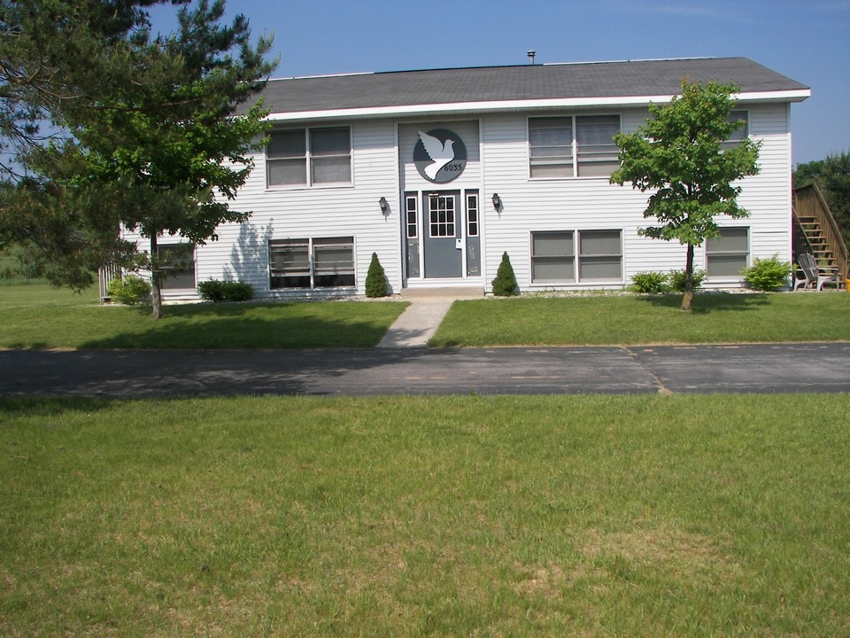 Country Eden Apartments in Traverse City, MI - Building Photo