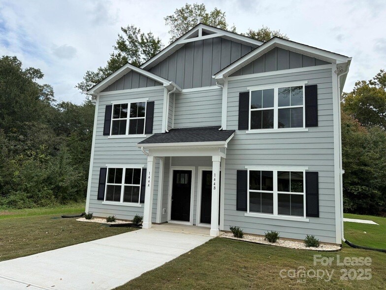 144 33rd St NW in Hickory, NC - Building Photo