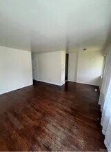 6832 Cornell St in Taylor, MI - Foto de edificio - Building Photo