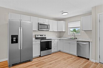 1307 Farmingdale Dr in Elizabethtown, KY - Building Photo - Building Photo