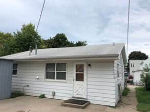 404 Monroe St in Muscatine, IA - Building Photo - Building Photo