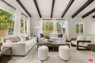 905 Hartford Way in Beverly Hills, CA - Building Photo