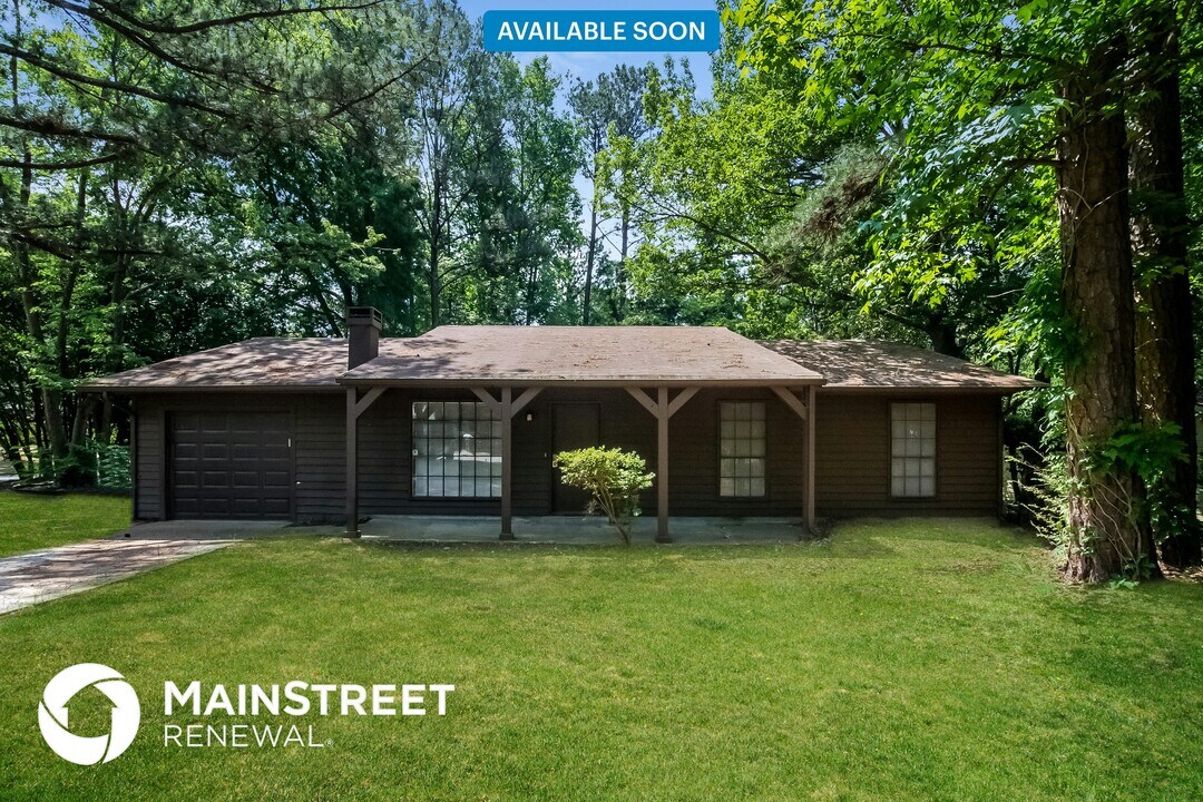 170 Peachtree Dr in Riverdale, GA - Building Photo