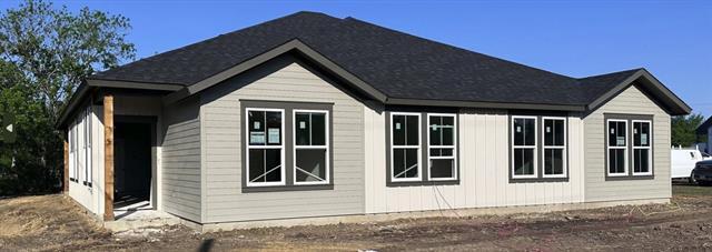 372 N Dallas St in Palmer, TX - Building Photo