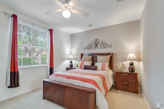 Capital Walk Apartments in Tallahassee, FL - Building Photo - Building Photo