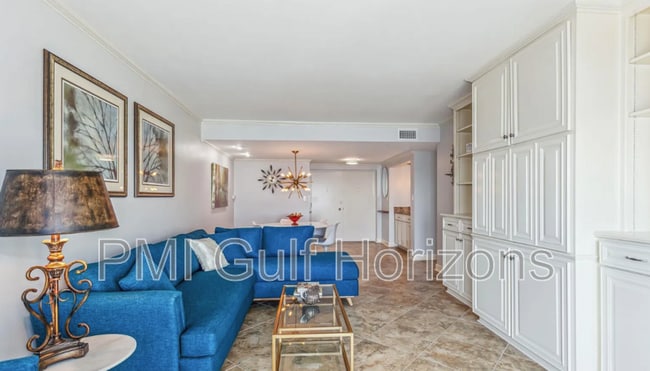 615 Bayshore Dr in Pensacola, FL - Foto de edificio - Building Photo