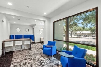 Gallery 3100 in St. Petersburg, FL - Foto de edificio - Building Photo