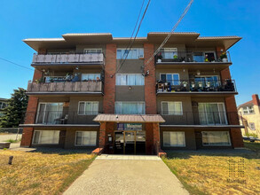 Penticton Main Street Apartments in Penticton, BC - Building Photo - Building Photo