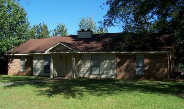 1929 Buck Ln in Albany, GA - Building Photo